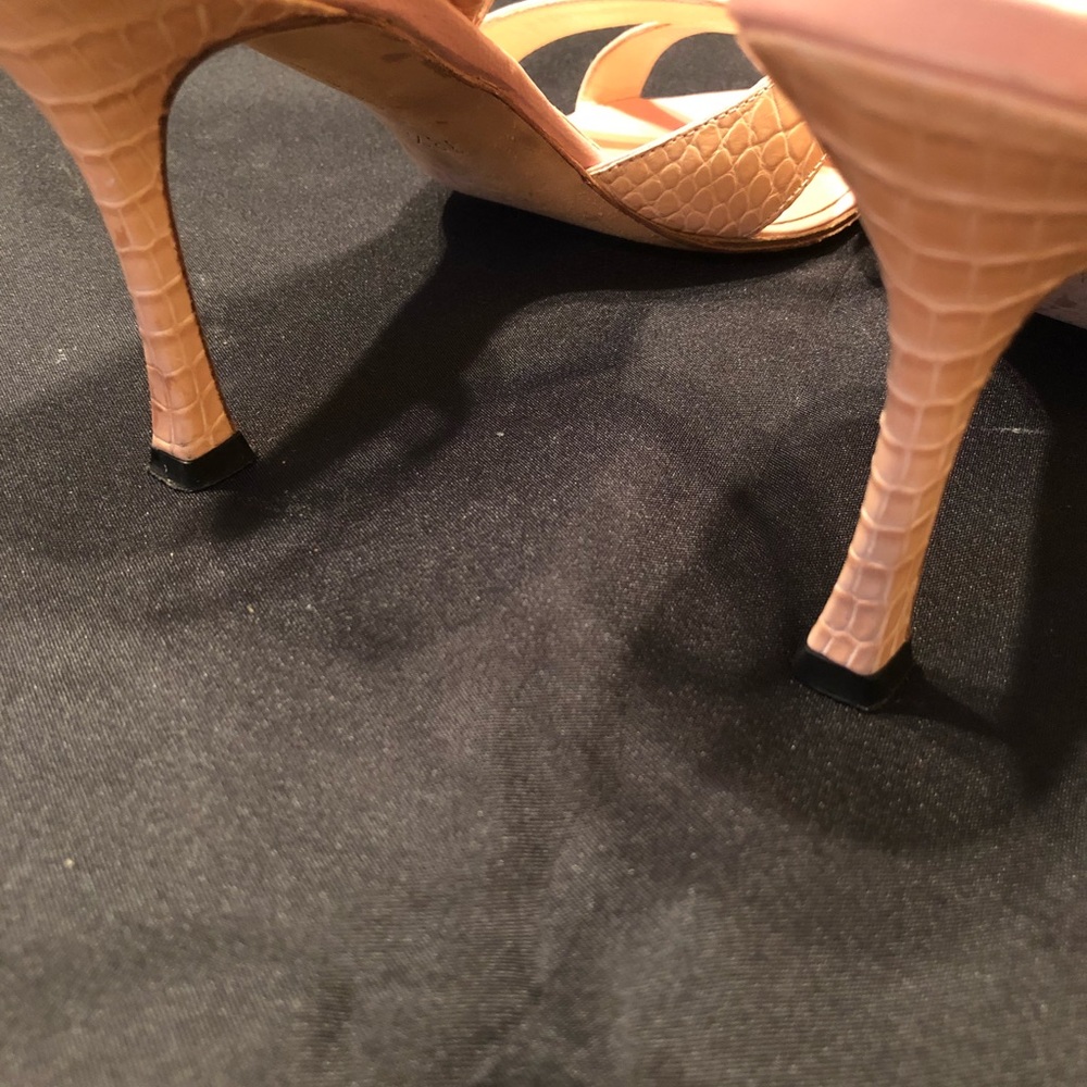 Manolo Blahnik - Picture 2 of 4